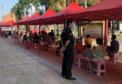 <b>眾志成城抗疫情，領(lǐng)威保安在一線</b>